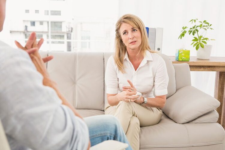 woman discussing with her therapist - Fair Oaks Recovery Center of nevada - reno outpatient - intensive outpatient treatment for drug and alcohol addiction